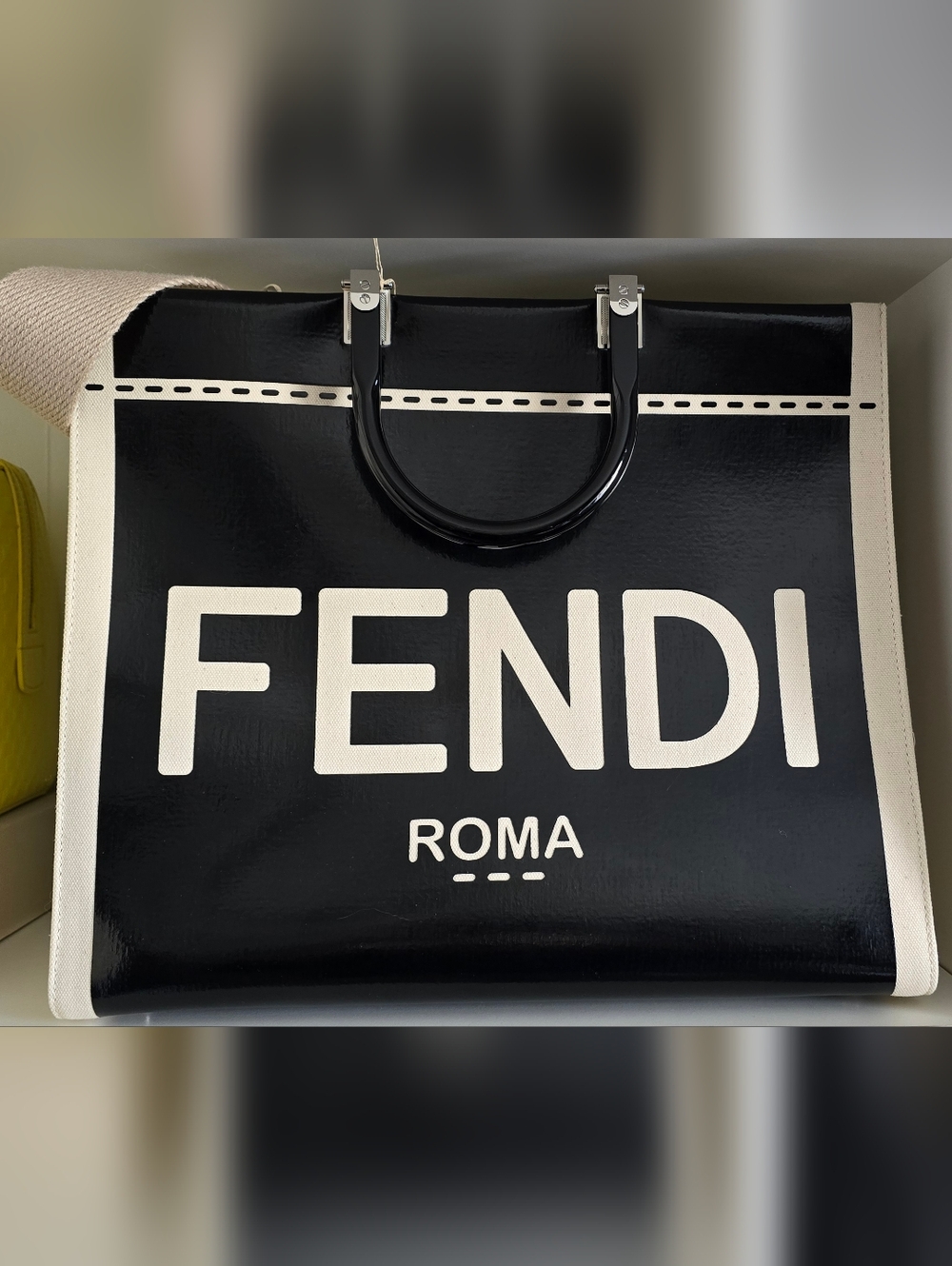🛑 SOLD🛑 Fendi Roma Black Logo Shopper Tote
